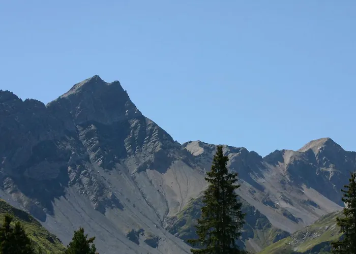 ホテル Mezzaprada アローザ