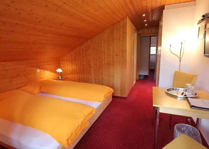 ホテル Mezzaprada アローザ