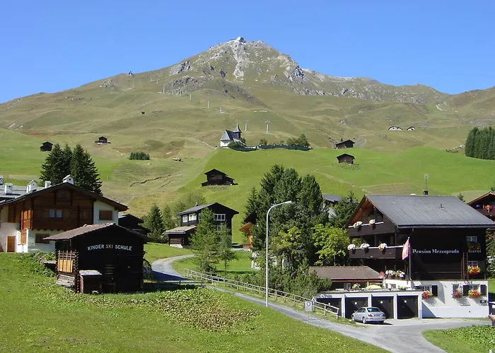 ホテル Mezzaprada アローザ